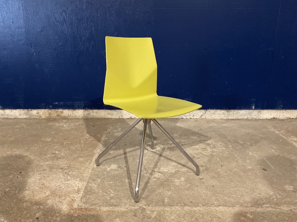 Four Design kantinestol