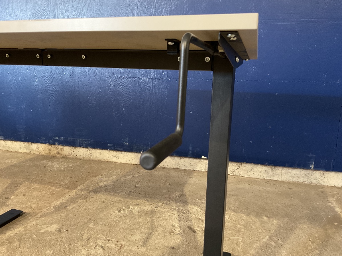 Ikea hæve/sænke bord - manuelt - Billede 2