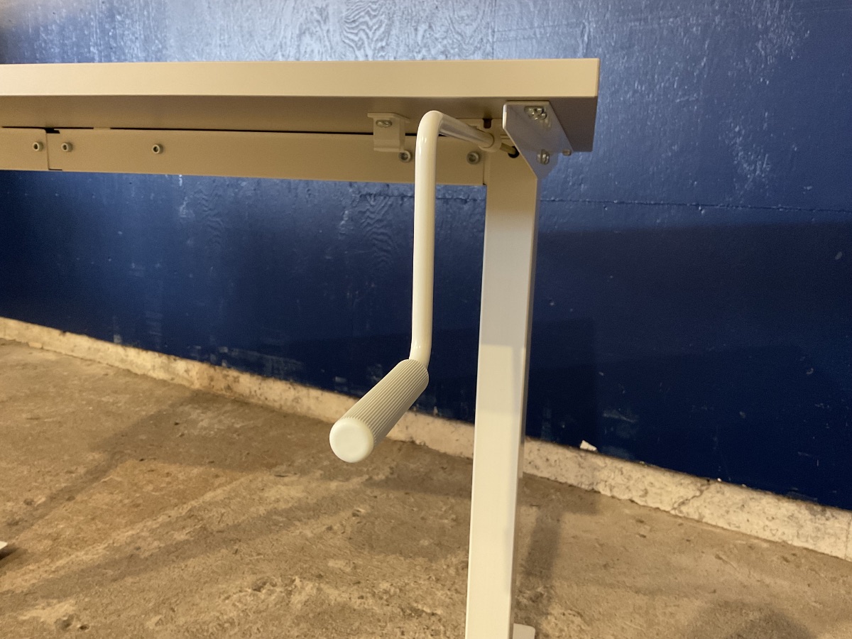 Ikea hæve/sænke bord - manuelt - Billede 2