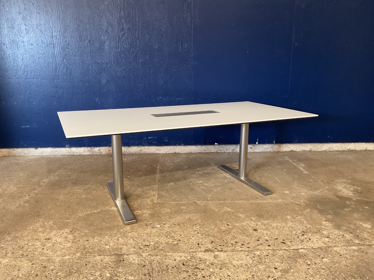 Duba Konferencebord