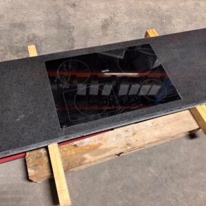 Granit bordplade med Miele induktions kogeplade