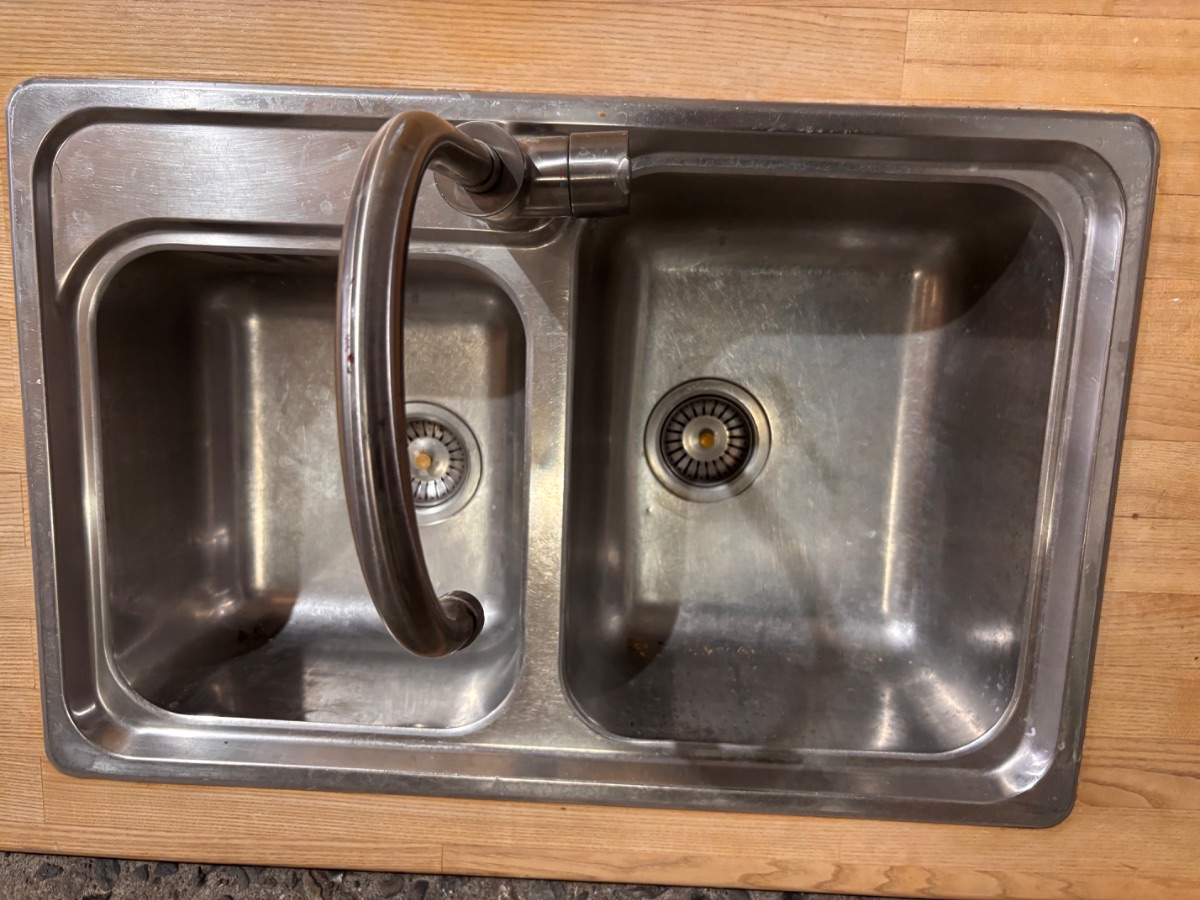 Bordplade med vask og Grohe armatur - Billede 2
