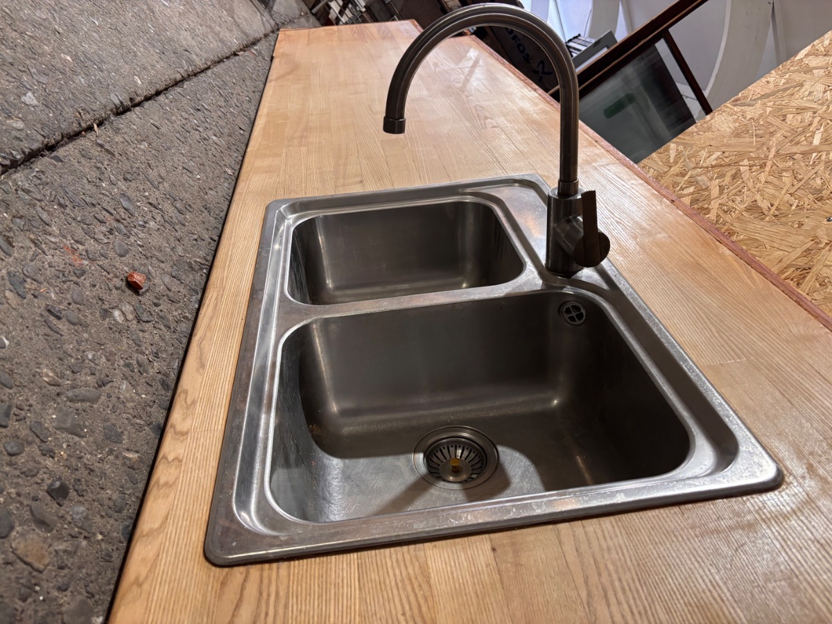 Bordplade med vask og Grohe armatur - Billede 3