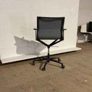 Grå/sort ICF Stick Swivel konferencestol.