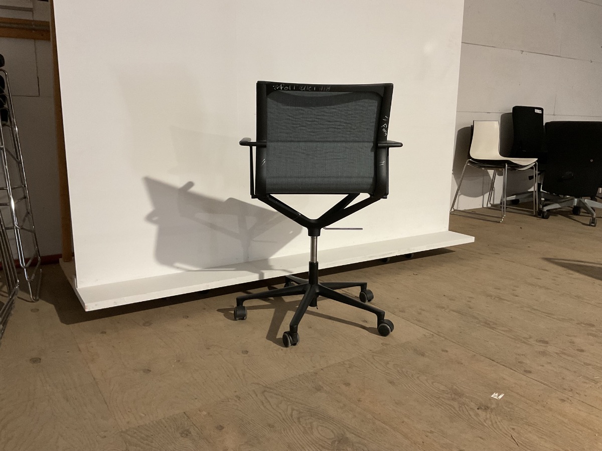 Grå/sort ICF Stick Swivel konferencestol.