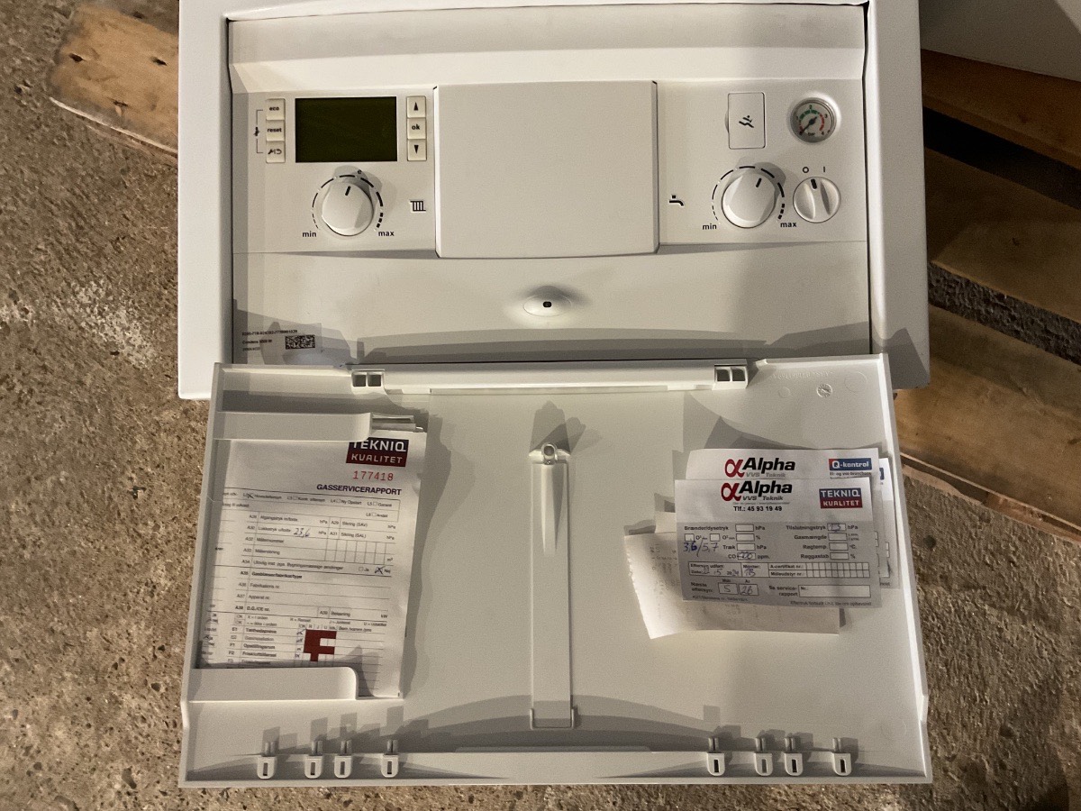 Bosch Gasfyr + Bosch Vandbeholder 60 Liter - Billede 2