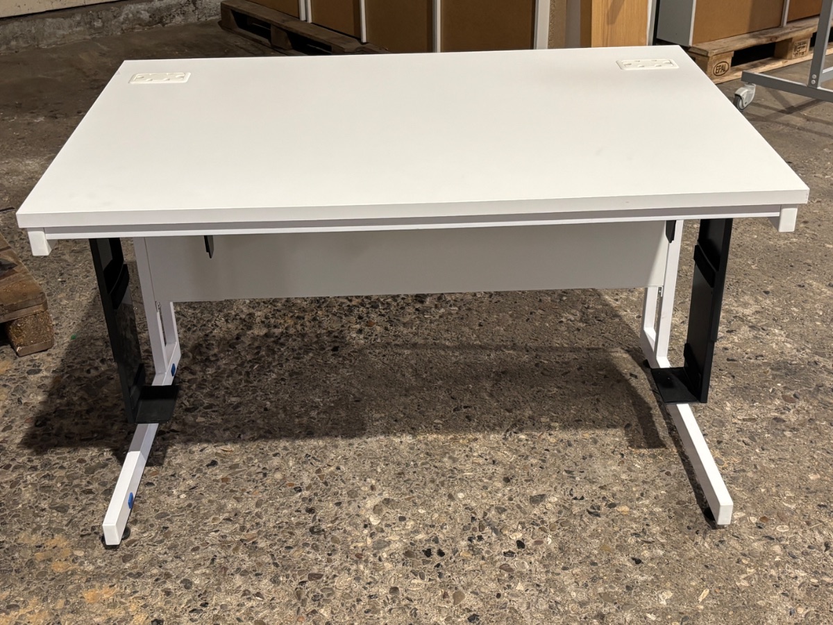 Hvidt skrivebord
